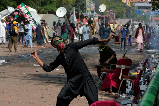 Pakistani Court Extends Pause in Arresting Ex-premier Khan