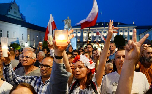 Polish Lawmakers to Vote on Law to Control Top Court