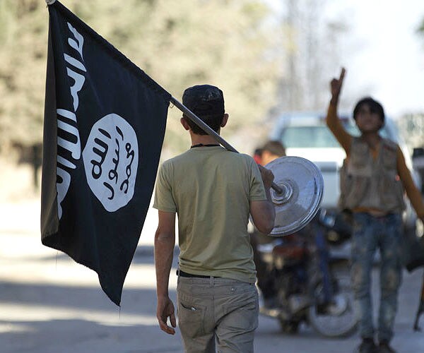 Two Wisconsin Men Charged With Trying to Join ISIS