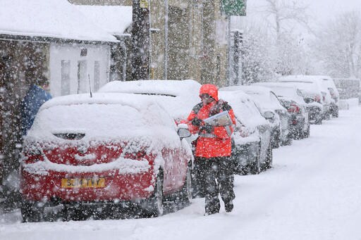 Heathrow Airport Cancels Flights amid Snow Forecasts in UK