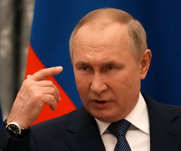 Kremlin Denies Putin Promised No Maneuvers Near Ukraine