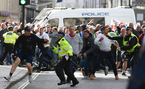 Right-wing March in London Turns Violent, 1 Arrested