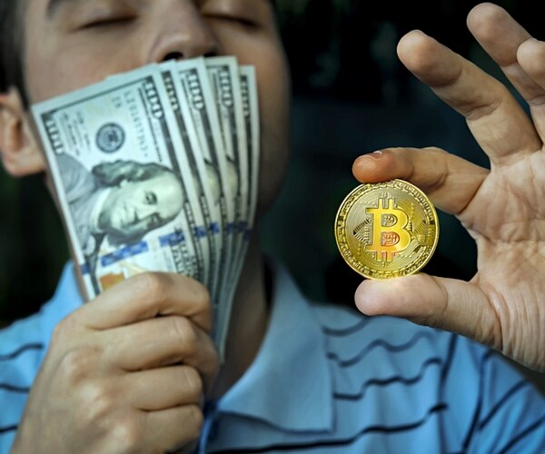 Billionaire Salinas Has 10 Percent of 'Liquid Portfolio' in Bitcoin