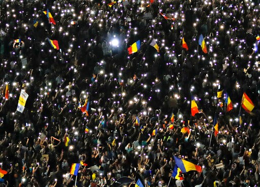 Romanians Stage Anti-government Protest for 3rd Evening