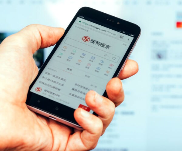 Chinese Smartphone Giant Xiaomi Files for Hong Kong IPO