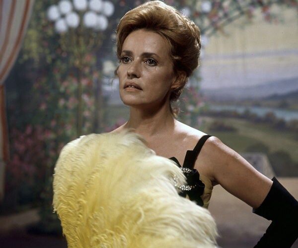Award-Winning French Actress Jeanne Moreau Dies at 89