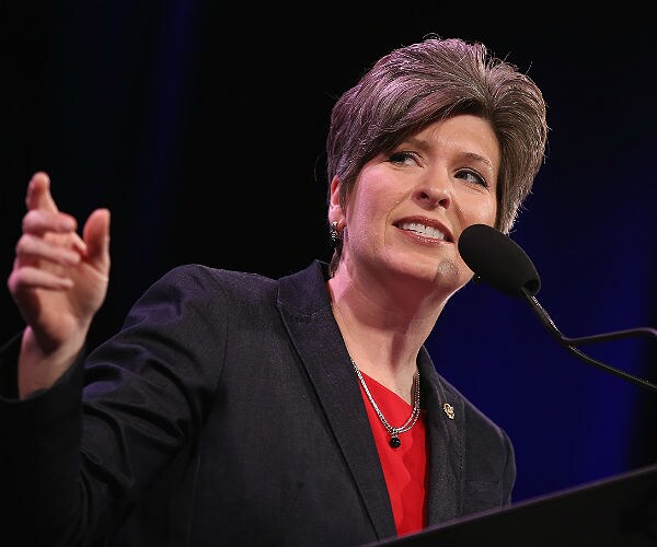Trump to Headline Joni Ernst's 'Roast and Ride' Event in Iowa