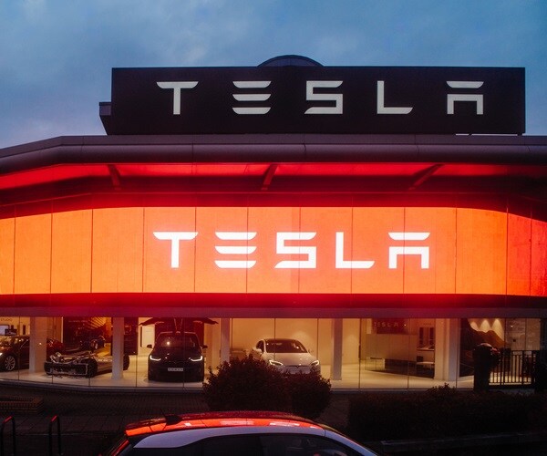 Tesla Says It Took Govt Payroll Benefits to Offset Coronavirus Shutdowns