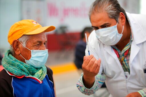 Mexico's Private-practice Doctors Left out on Vaccines