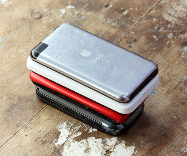 stack of apple phones 