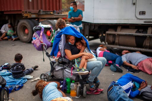 Weary Migrants Wait at Guatemala Roadblock as Caravan Stalls