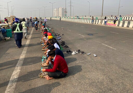 India Farmers Intensify Protest against New Laws with Strike