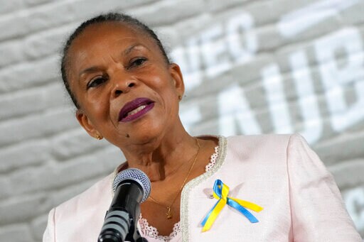 Feminist Icon of French Left Drops out of Presidential Race