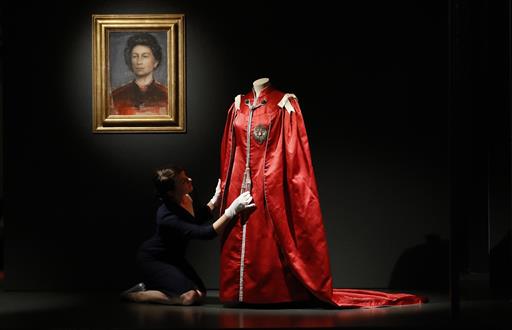 Queen Elizabeth II's Dresses Will be Displayed at Palace