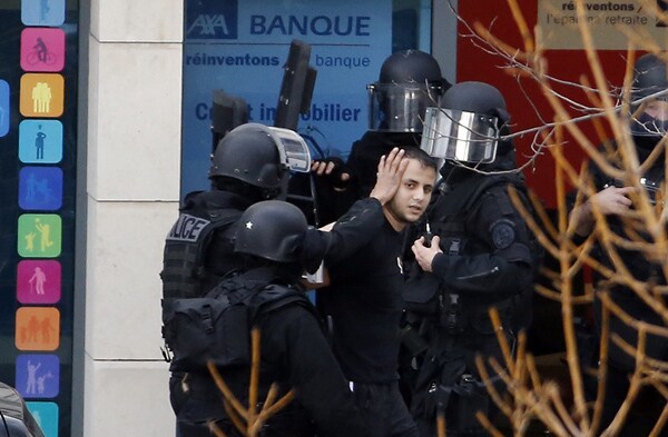 Paris Hostages Safe as Gunman at Post Office Surrenders 