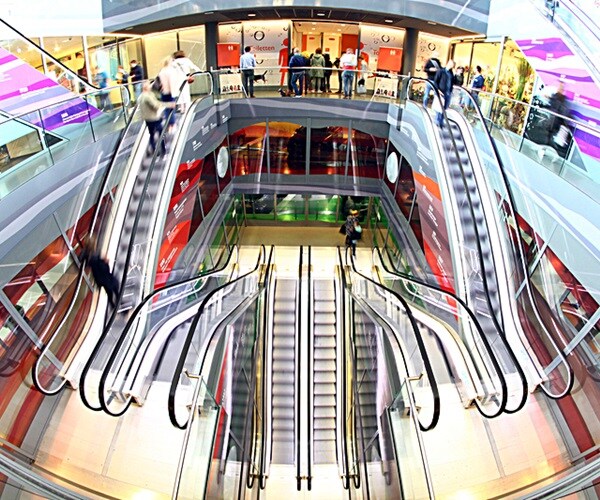 Mall REIT Chief Is Fighting to Prove the Bond Traders Wrong