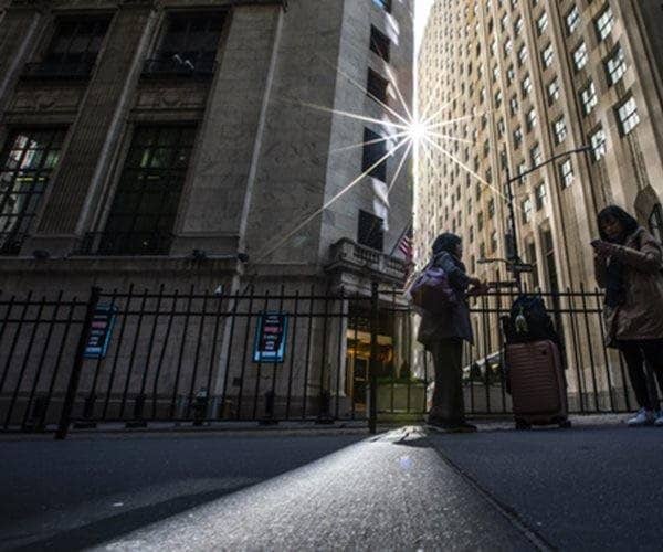 Tesla Cruises Higher as Most of Wall Street Drifts