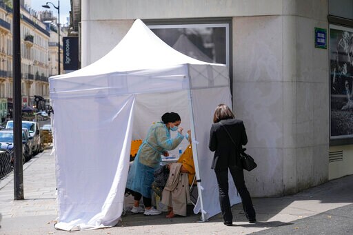 France Rushes to Get Vaccinated after President's Warning