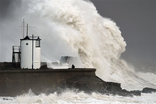 Storm Imogen Lashes Britain with Wind, Huge Waves
