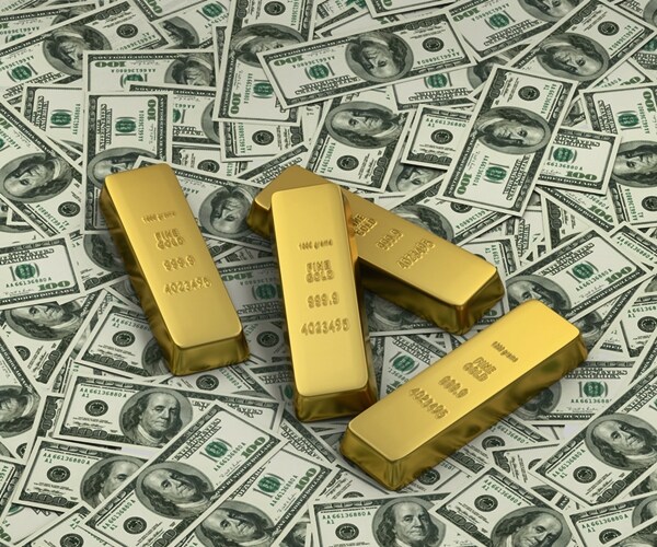 Strategists: Gold Will Beat US Stocks in Turbulent Market