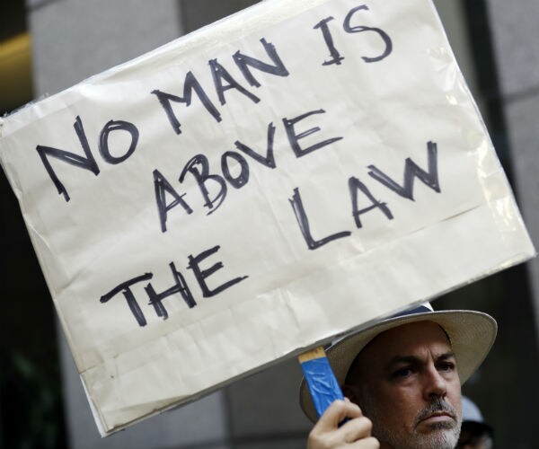 Trump Must Provide 'Unvarnished Truth' on Comey, Russia 