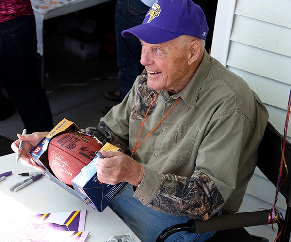 Bud Grant Garage Sale: Vikings Memorabilia Event Returns