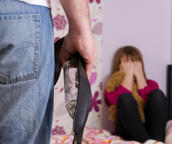 Spanking, Relationship Violence Linked, Study Suggests