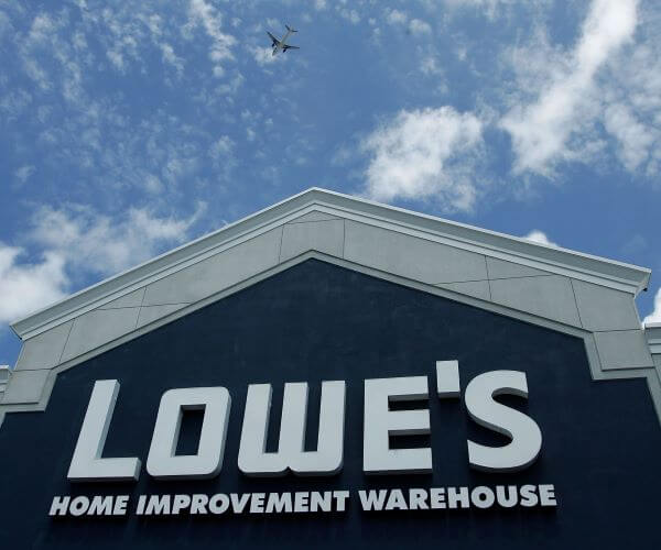 Lowe's Tops Quarterly Sales, Profit Estimates