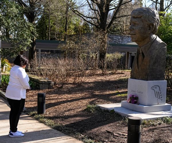 Global Shares Gain as Presidents Day Interrupts Interest-Rate Reality Check