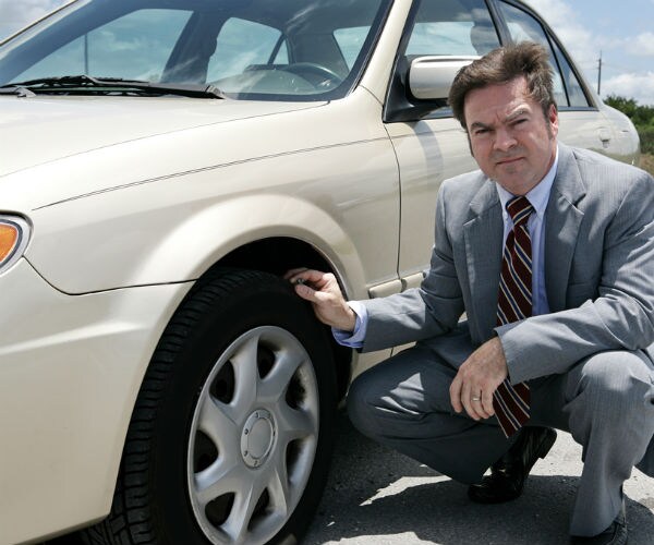 Auto Sales Drop for GM, Ford as Fiat Chrysler Up Slightly