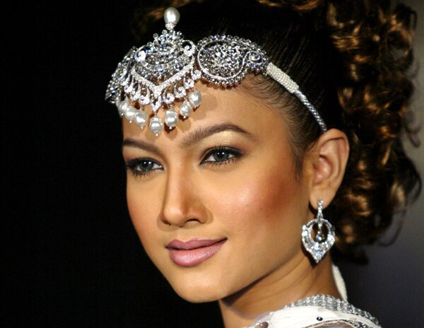 Gauhar Khan Assaulted: Indian Actress Accused of Too-Short Skirt