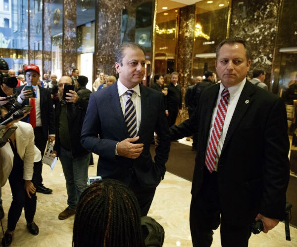 Prosecutor Lives in Glass House With de Blasio Probe 