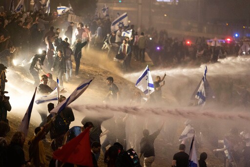 Opposition to Netanyahu's Legal Plan Mounts after Protests
