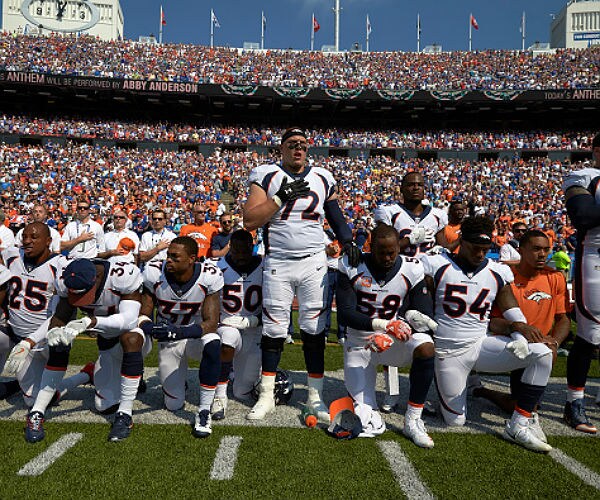 Poll: 41 Percent Believe It's Appropriate for Athletes to Protest 