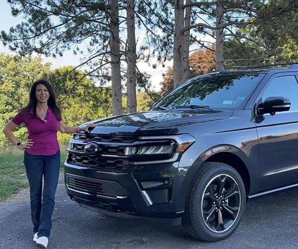 Ford Expedition Stealth 2023 Takes SUVs to Next Level