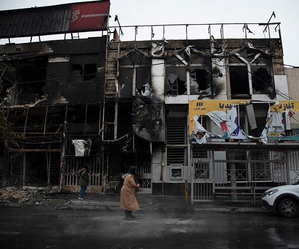 As Internet Restored, Online Iran Protest Videos Show Chaos