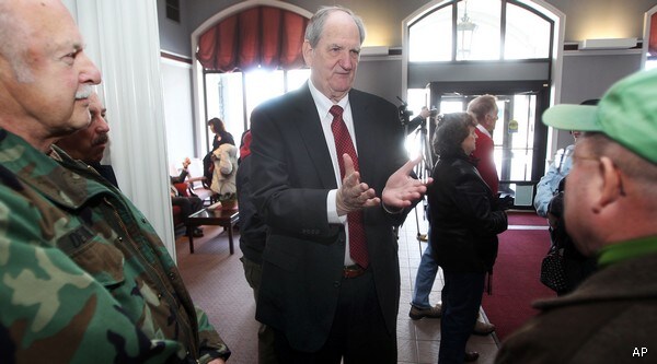 It's Official: Ex-Sen. Smith to Challenge Shaheen in NH