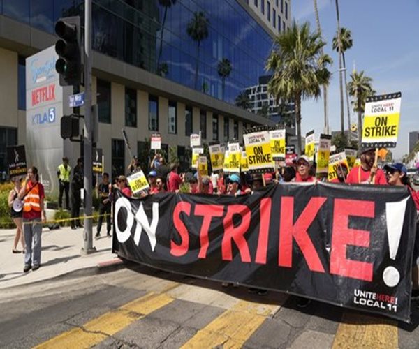 California May Pay Unemployment to Striking Workers