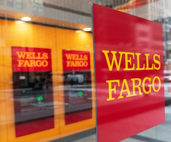 Employees at 2 Wells Fargo Branches Plan Union