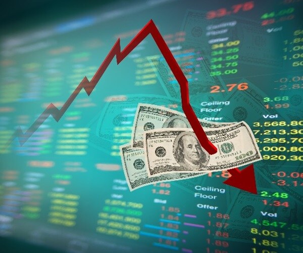 Carson Block Sees Plunge in Stocks as Valuations Make 'No Sense'