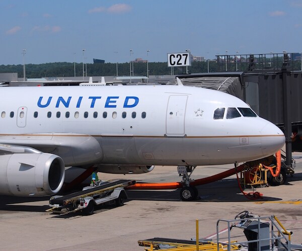 Ceiling Panel Falls In on Hard-Landing United Flight in DC