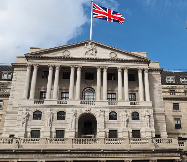 UK Inflation Drops to 2% Target for 1st Time Since 2021