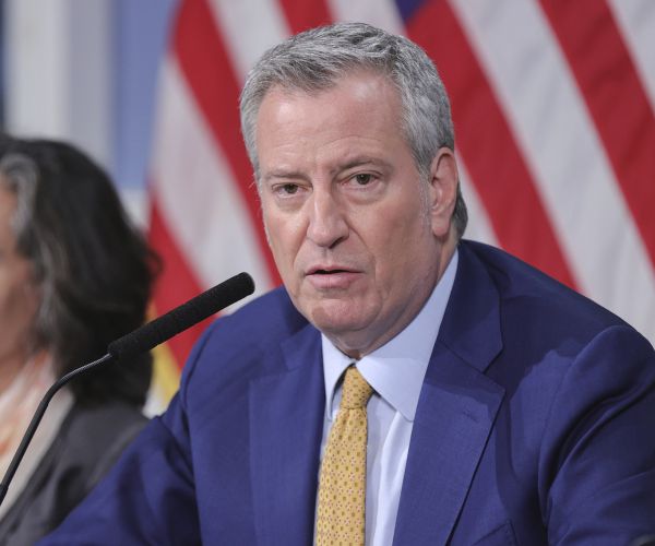 De Blasio: Feds Must Go Into 'War Footing' on Coronavirus