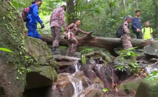 Malaysia Finds Body near Where London Teen Went Missing