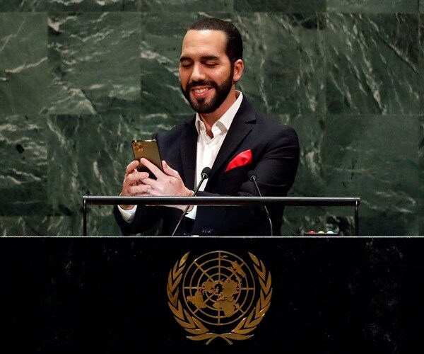 El Salvador Orders Expulsion of Venezuelan Diplomats