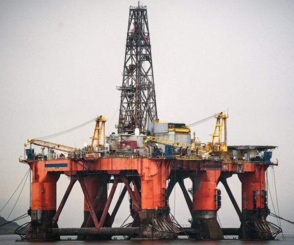 Goldman Expects Brent to Decline to Low $50s by Late 2026