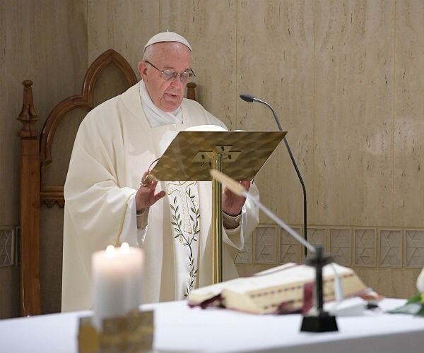 Vatican to Stop Selling Cigarettes