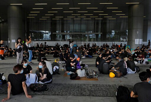 Protesters Gather again outside Hong Kong Government Offices
