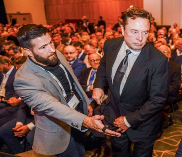 Musk Focused on Mass Production of Self-Driving Teslas