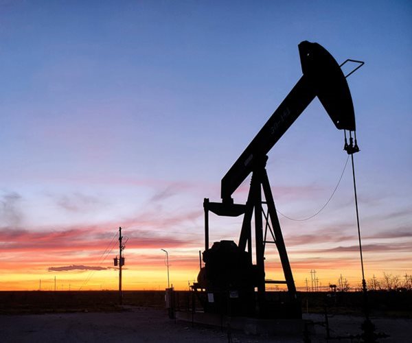 Oil Rebounds, Gains 2% on Signs of Strong US Demand